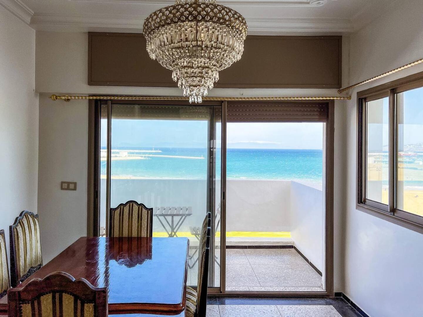 Cozy 3-bedroom With Frontal Ocean-view Appartement