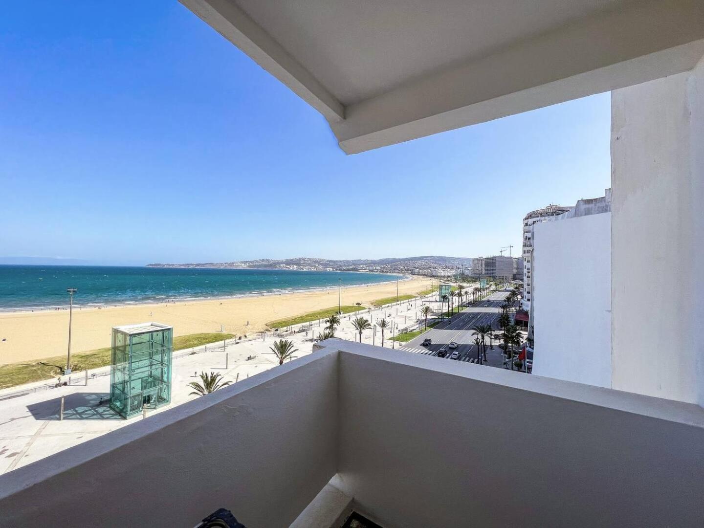 Cozy 3-bedroom With Frontal Ocean-view *